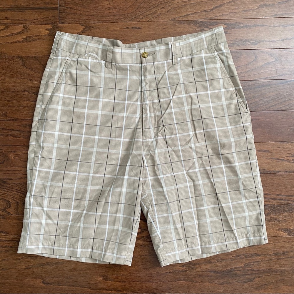 PGA TOUR Shorts 32